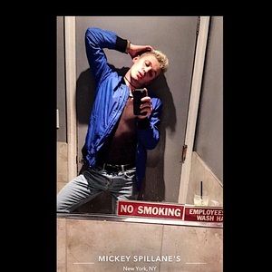 Meet your Posher, Derek